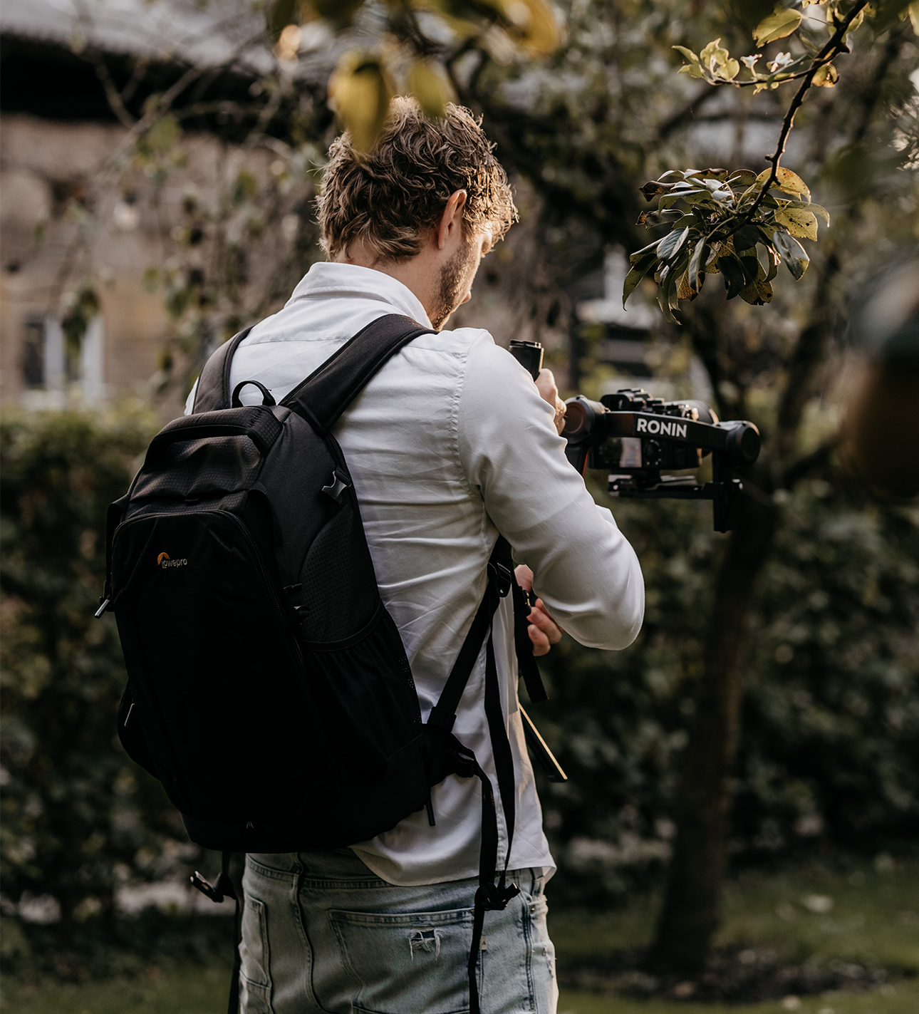 Bruiloft videograaf tijdens de bruiloft