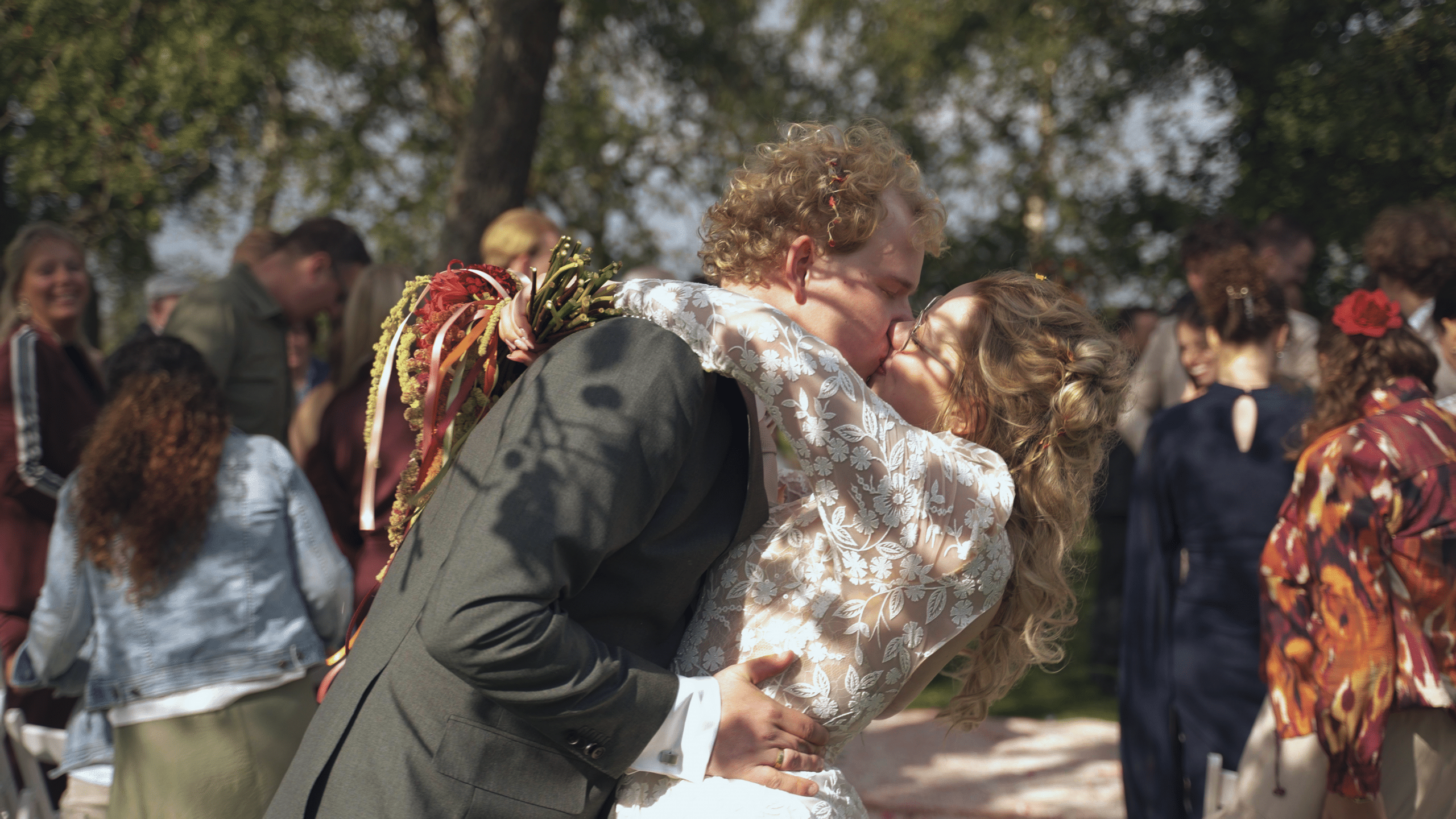 Anne&Lisanne_Weddingfilm.00_05_23_17.Still004